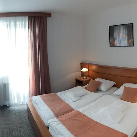 Restavracija In Prenocisca Carda Otel Martjanci Dış mekan fotoğraf
