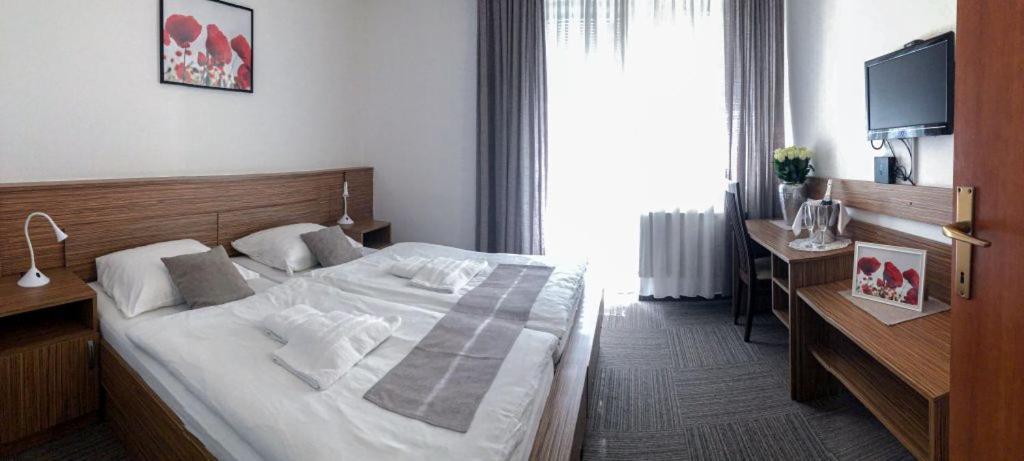 Restavracija In Prenocisca Carda Otel Martjanci Dış mekan fotoğraf