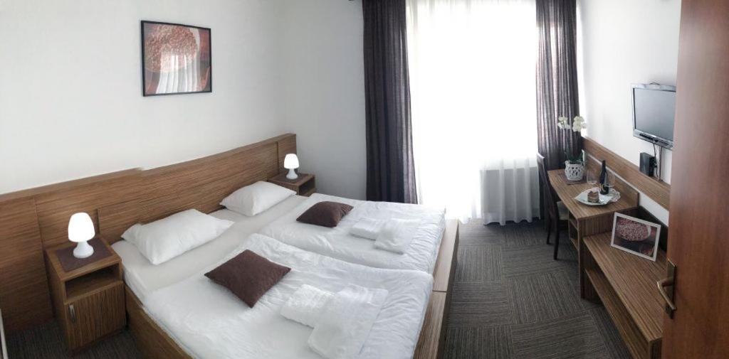Restavracija In Prenocisca Carda Otel Martjanci Dış mekan fotoğraf